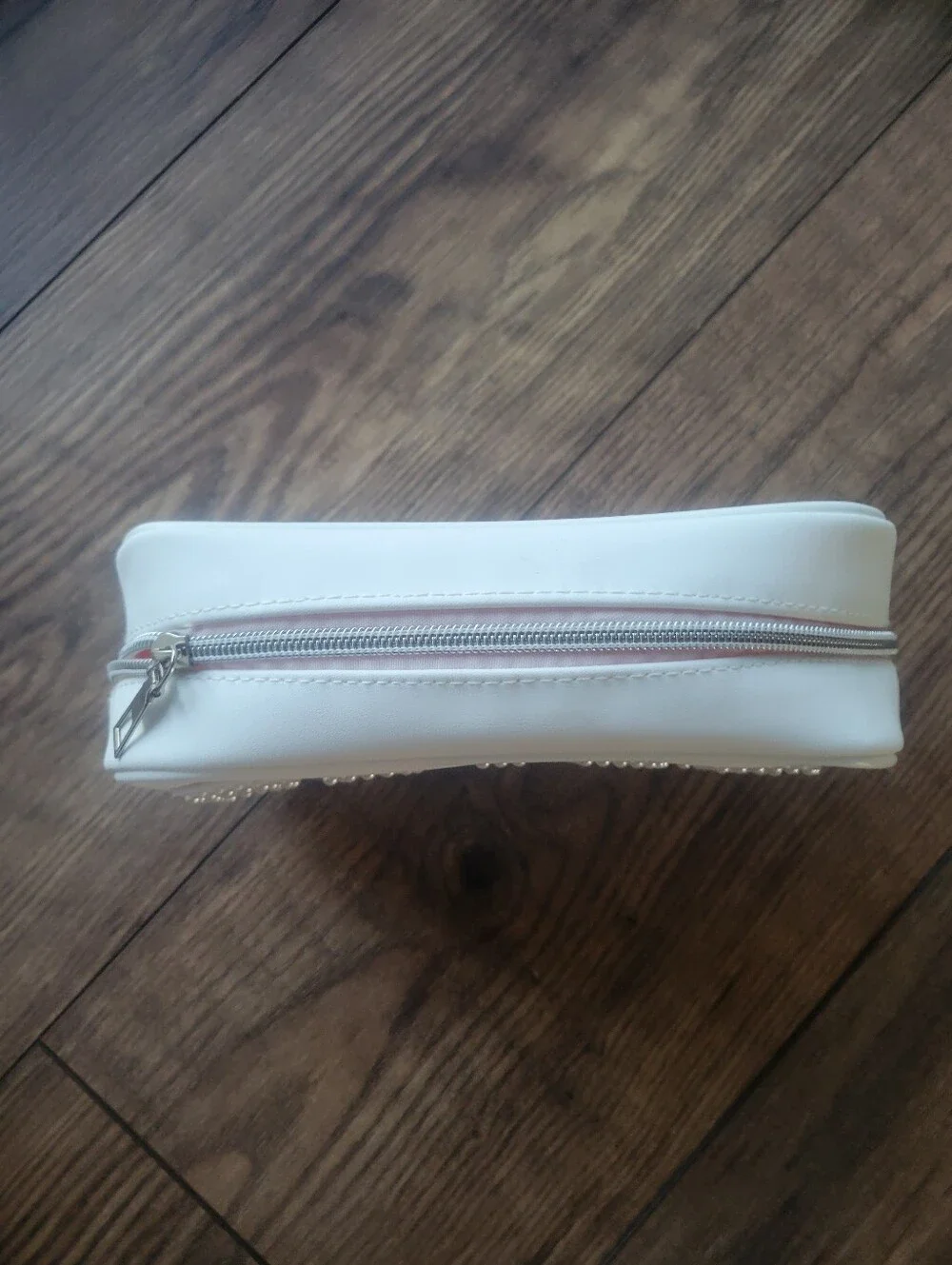 N/A cosmetic zip